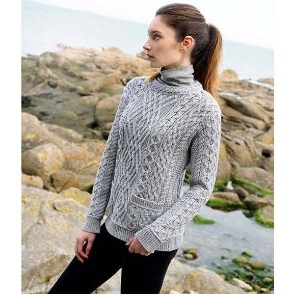 Kabelstickad tröja för kvinnor |  Aran Hantverk |  ShamrockGift.com