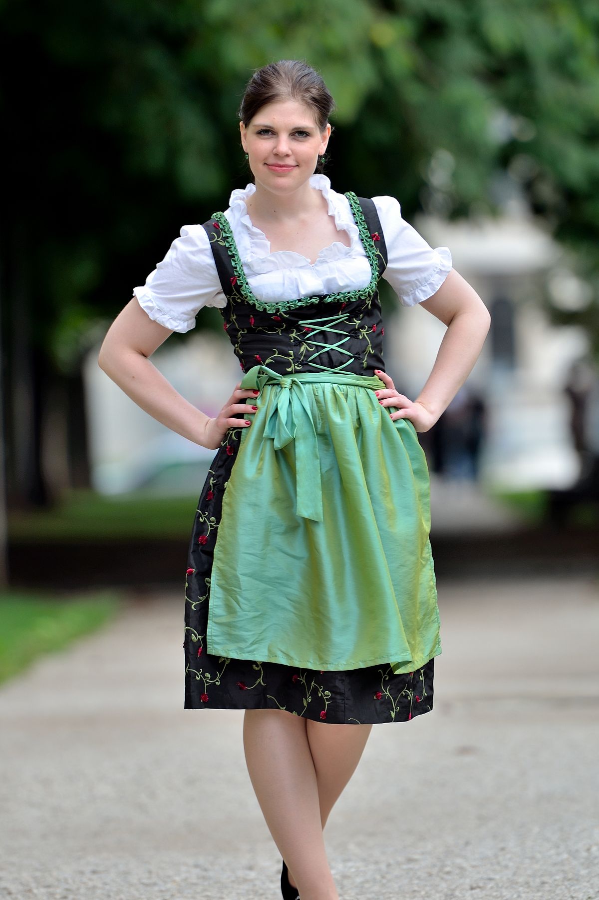 Dirndl klänningar