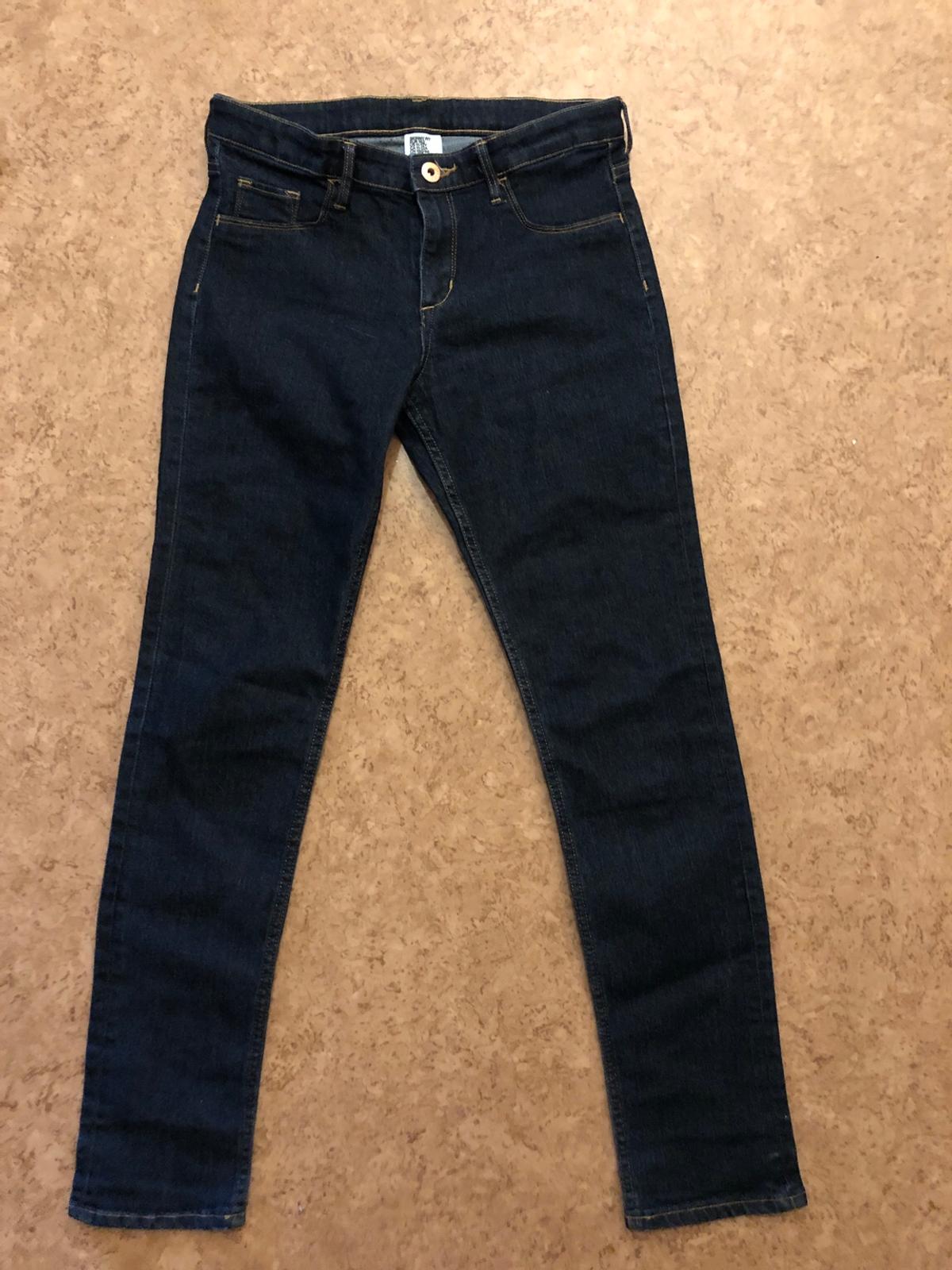 Jeans i storlek 152