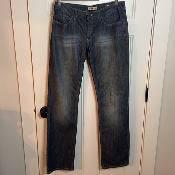 Jeans i storlek 30