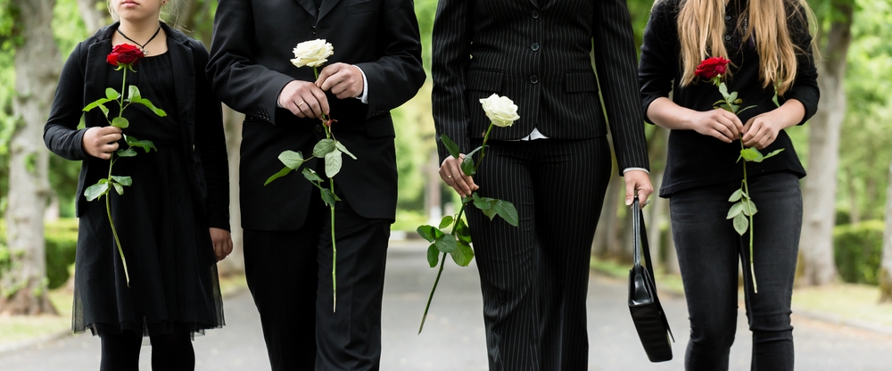Snygga klänningar i svart – värdiga på en begravning
