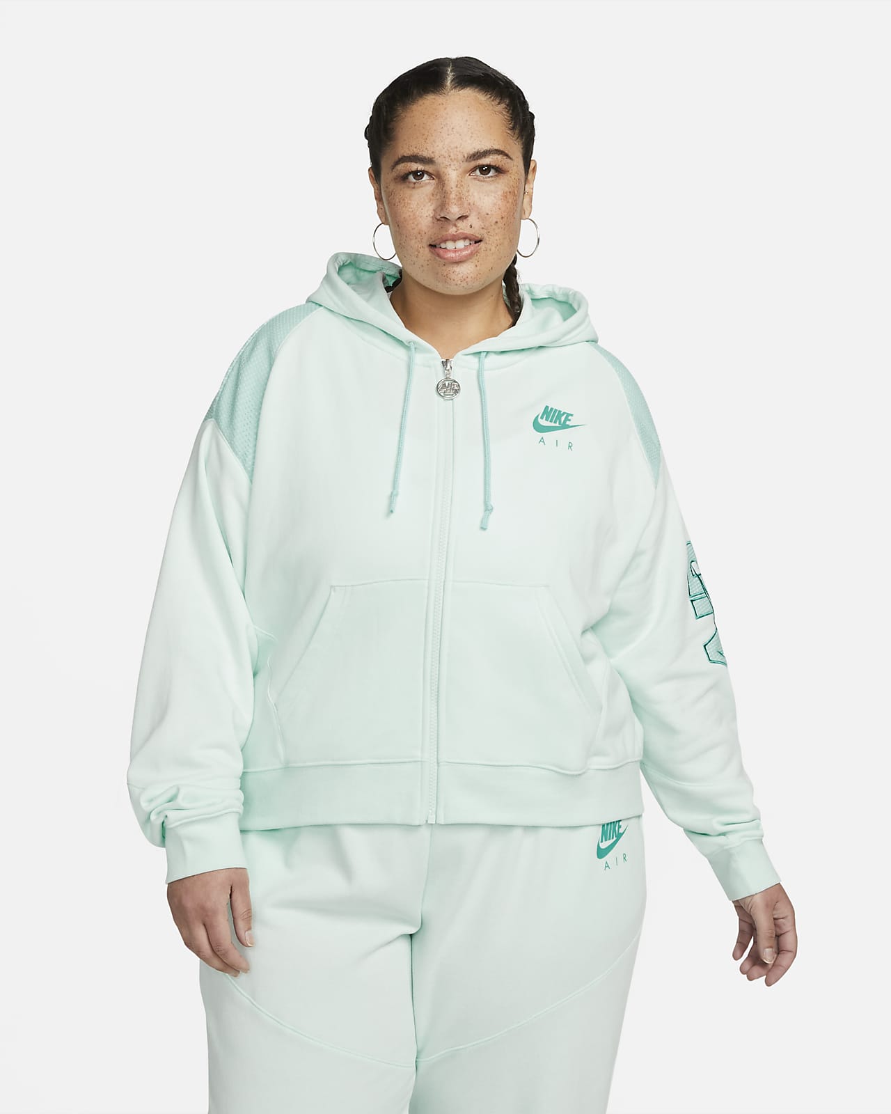 Sportiga Nike-huvtröjor för män och kvinnor